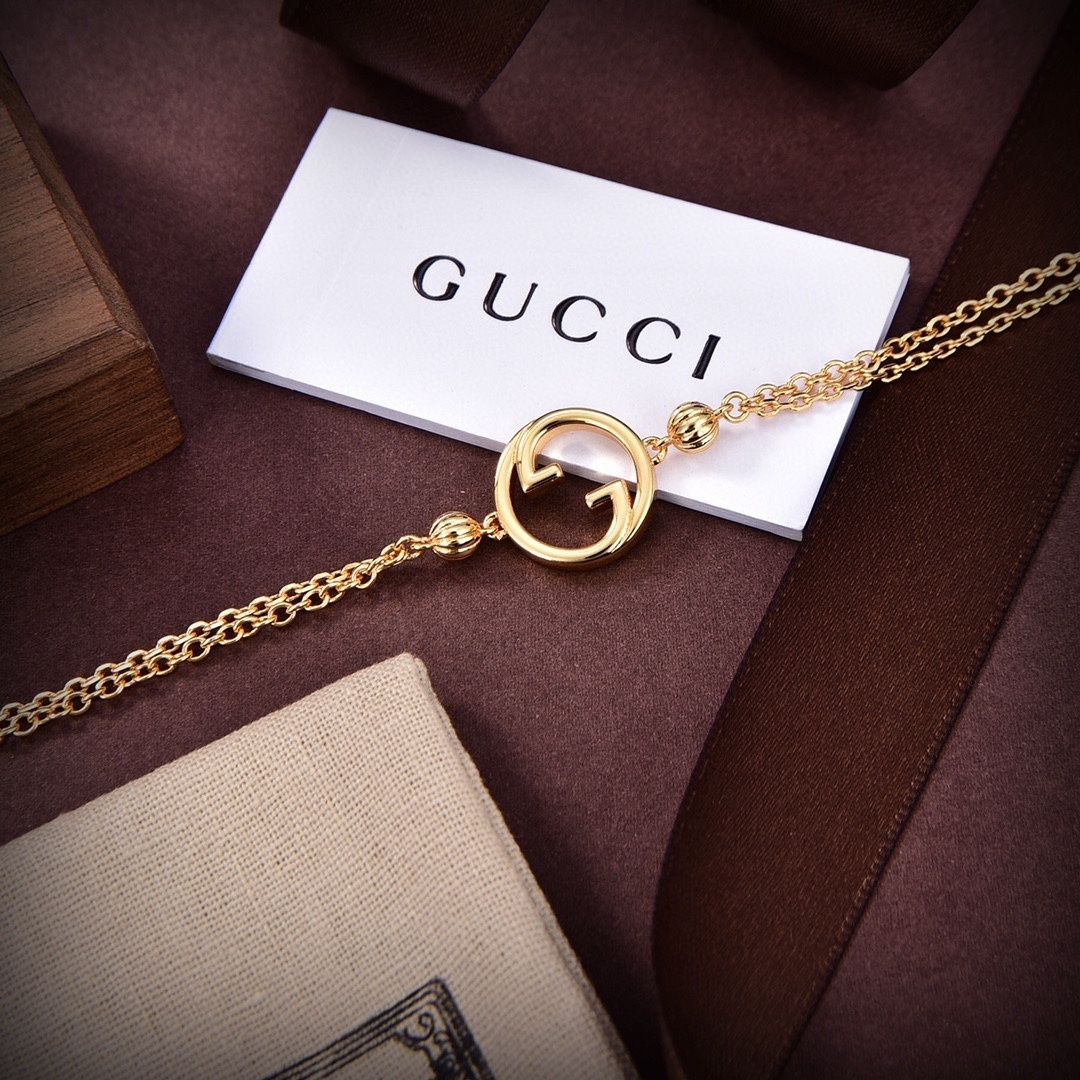 Gucci 021