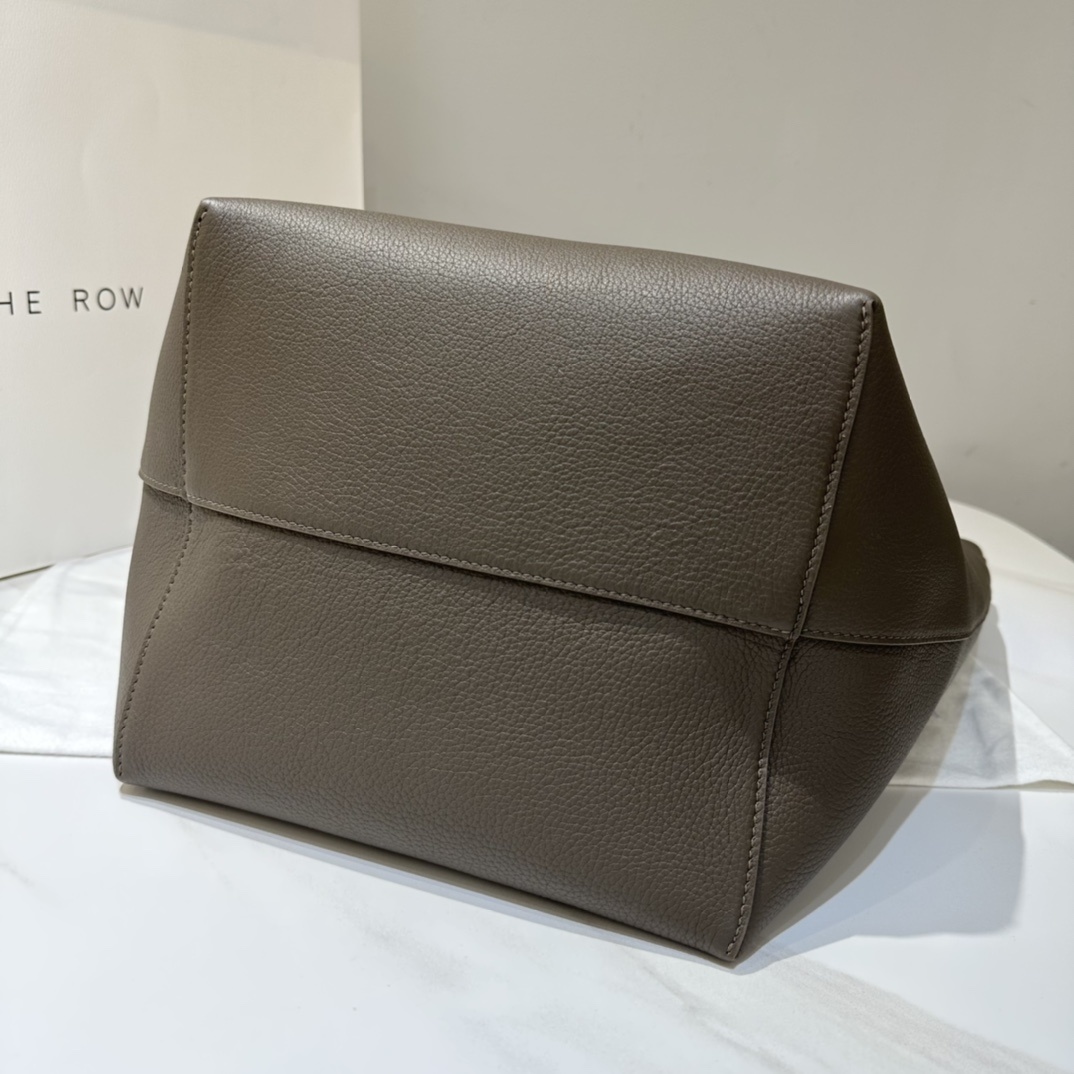 Delvaux 0070