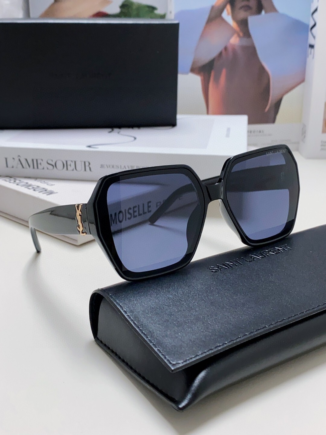 SAINTLAURENT 0036