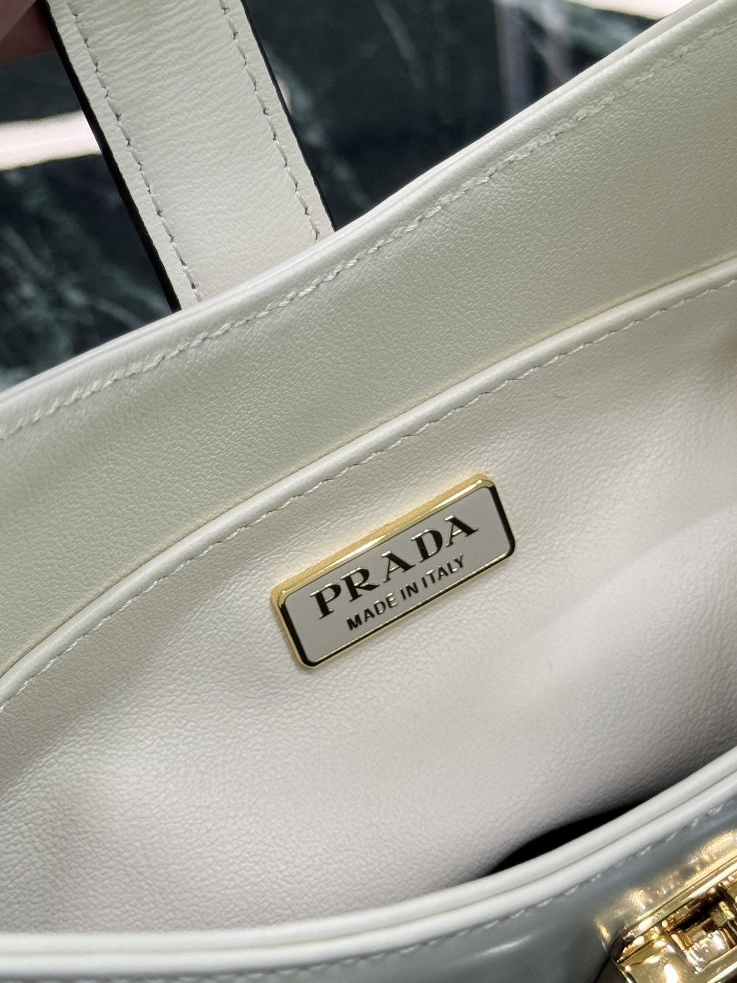 PRADA 0032