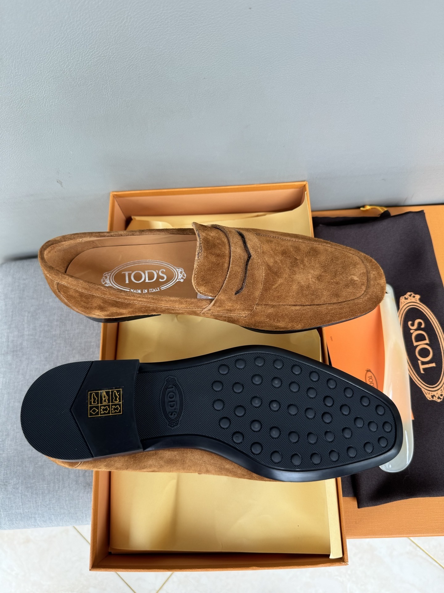 TOD'S 0042