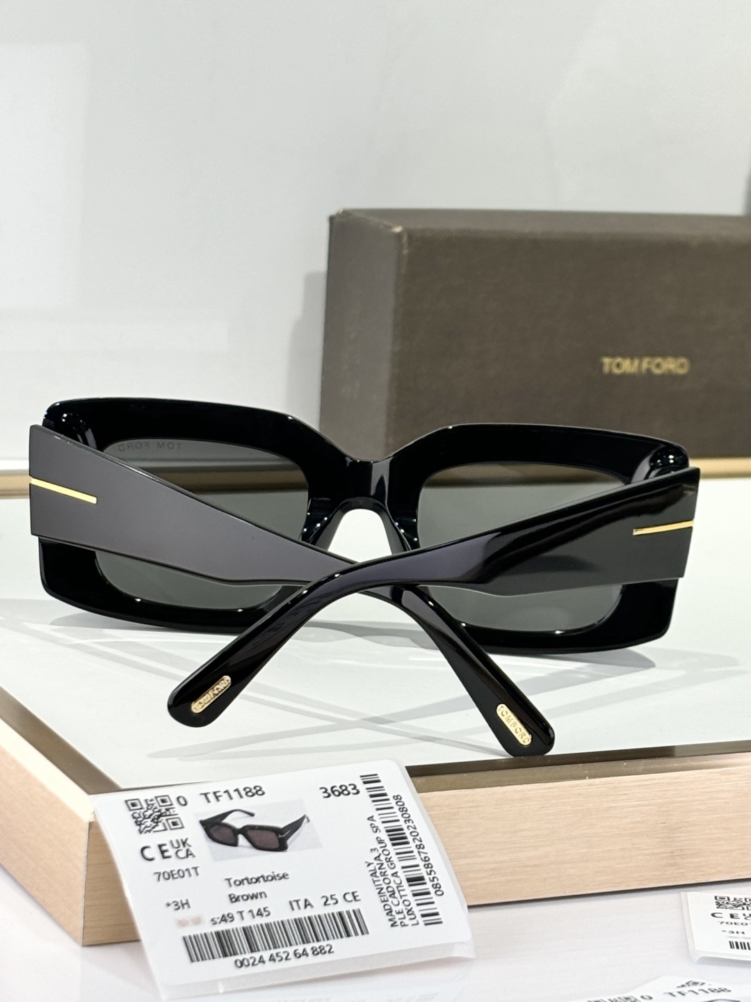 TOM FORD 0021