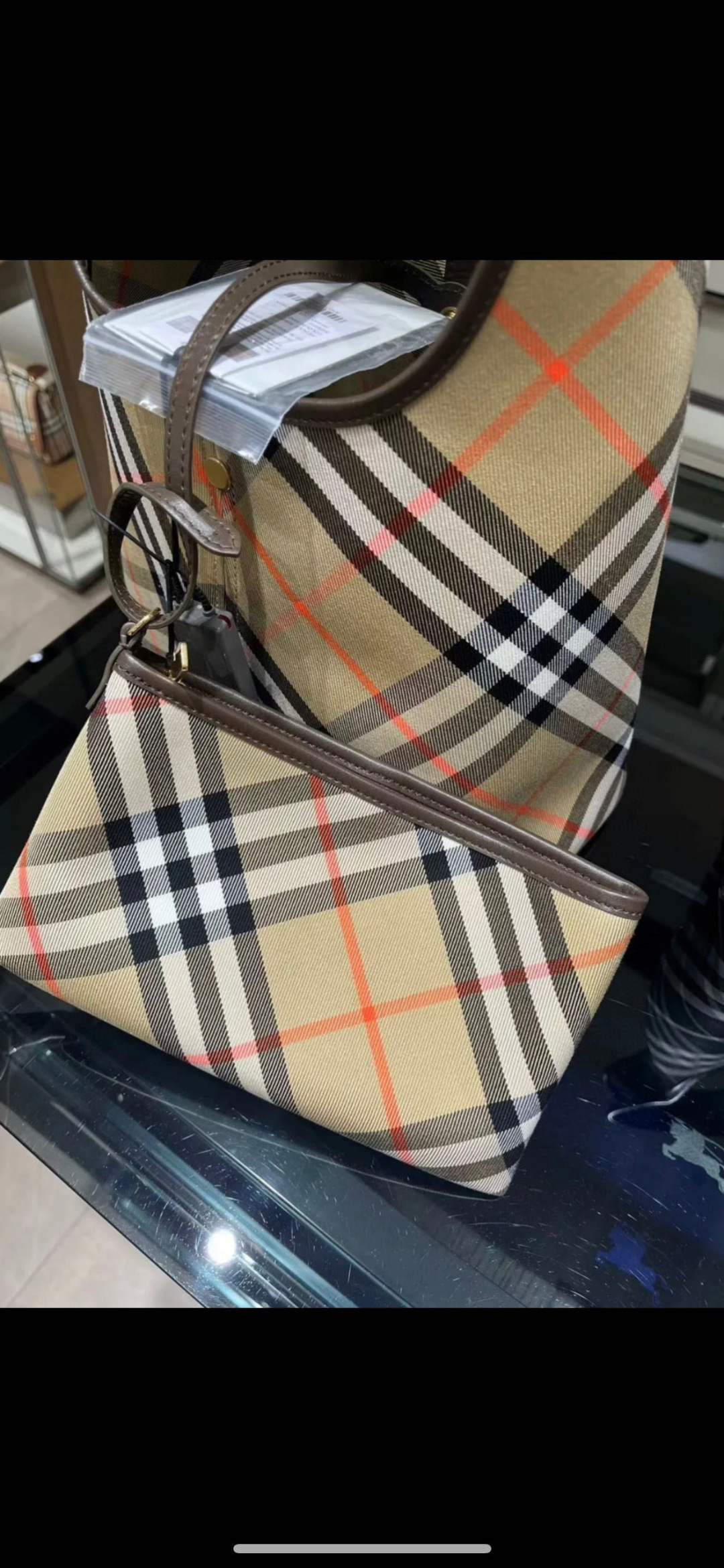 BURBERRY 0385