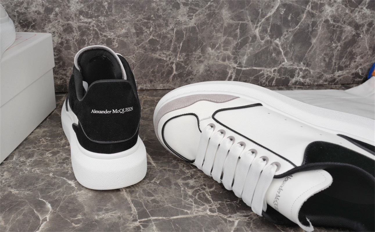 $210 ALEXANDER MCQUEEN Sneakers Top Version