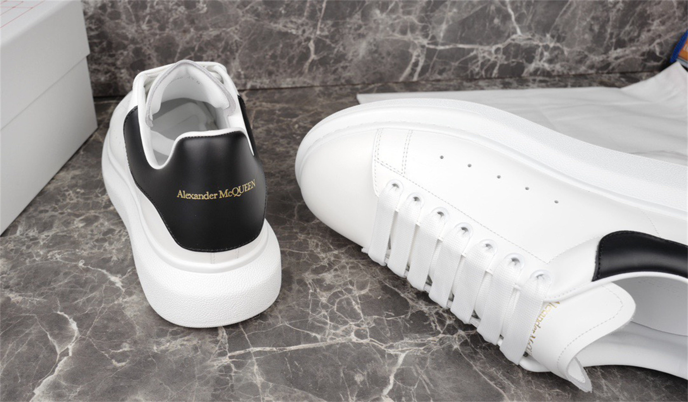 $210 ALEXANDER MCQUEEN Sneakers Top Version