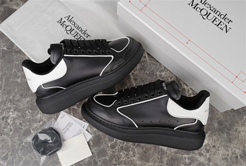 $210 ALEXANDER MCQUEEN Sneakers Top Version