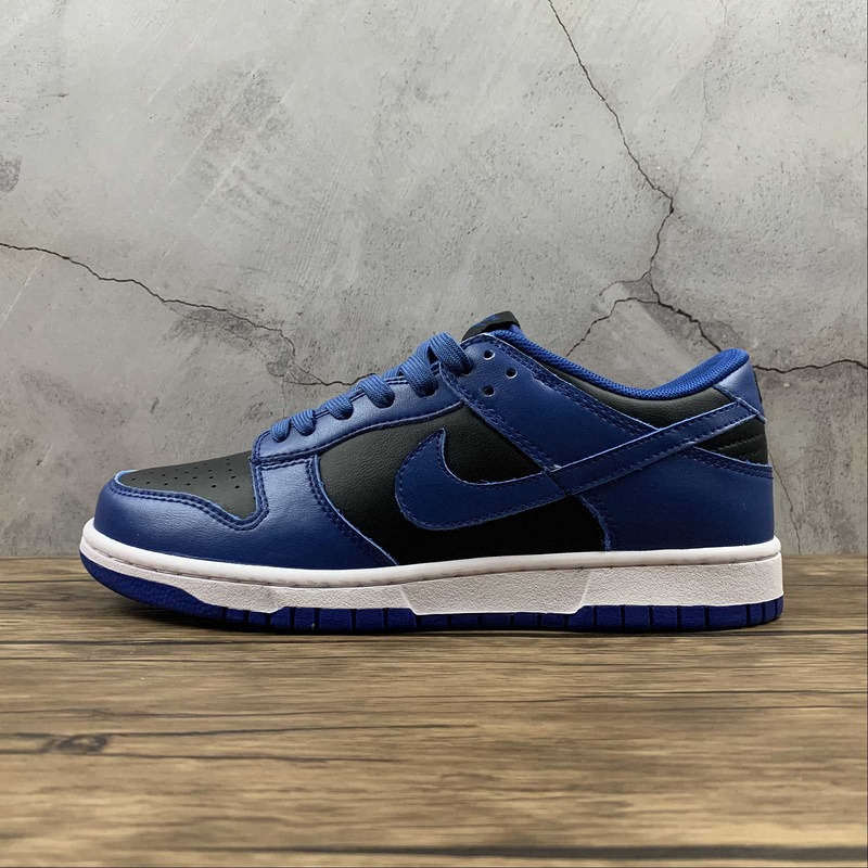 dunk 320 DD1391 001 SB DUNK LOW HYPER COBALT BLACK HYPER COBALT WHITE WOMAN 36 39 MAN 40 45 1