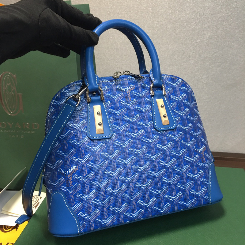 The new Goyard Vend me shell bag 025B