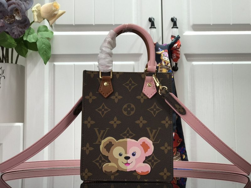 louis vuitton LV PETIT SAC PLAT M69442XRA363