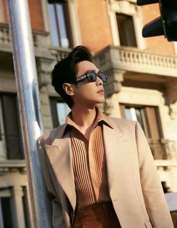 Fendi glasses -FENDI 00128AEE