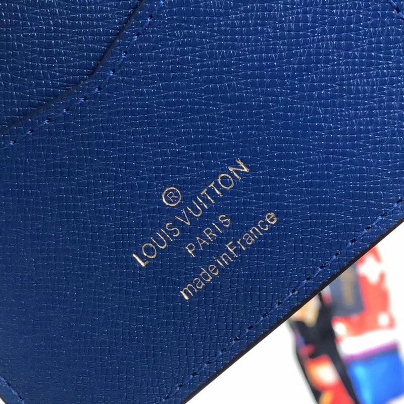 LV PASSPORT COVER M64411(C92E)