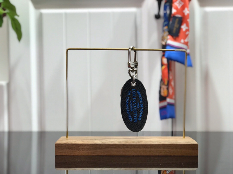 LV BAG CHARM AND KEY HOLDER M68669(1D6F)