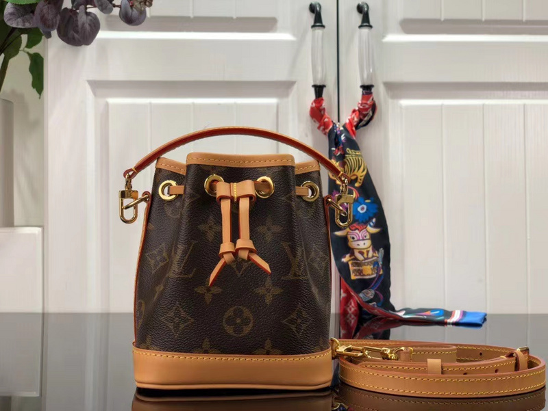 purses LV NANO NOE M81266A694