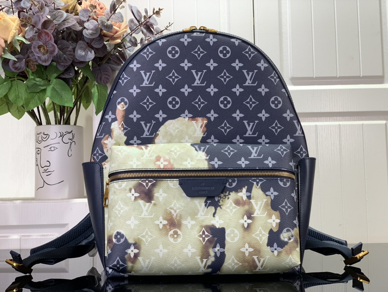 louis vuitton LV Bakcpack M23905E808