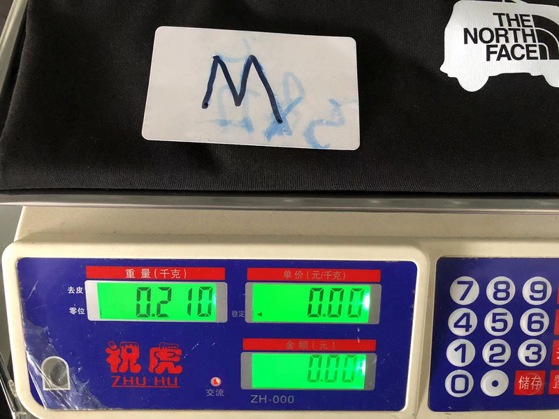 t shirts 128 T N F T SHIRT 12031565 im 168cm 55kg i wear size M in the phot 16CC