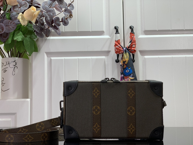 louis vuitton LV SOFT TRUNK WALLET M306975680