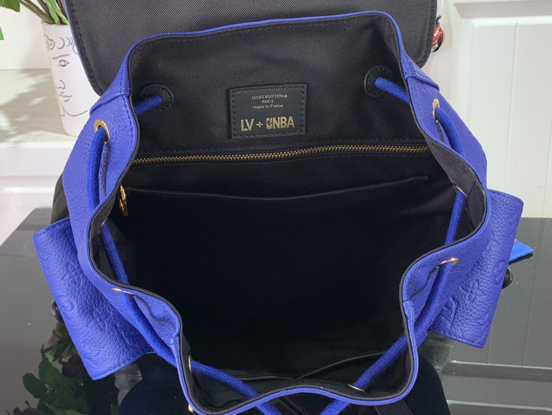 louis vuitton LV CHRISTOPHER MM M2110496F6