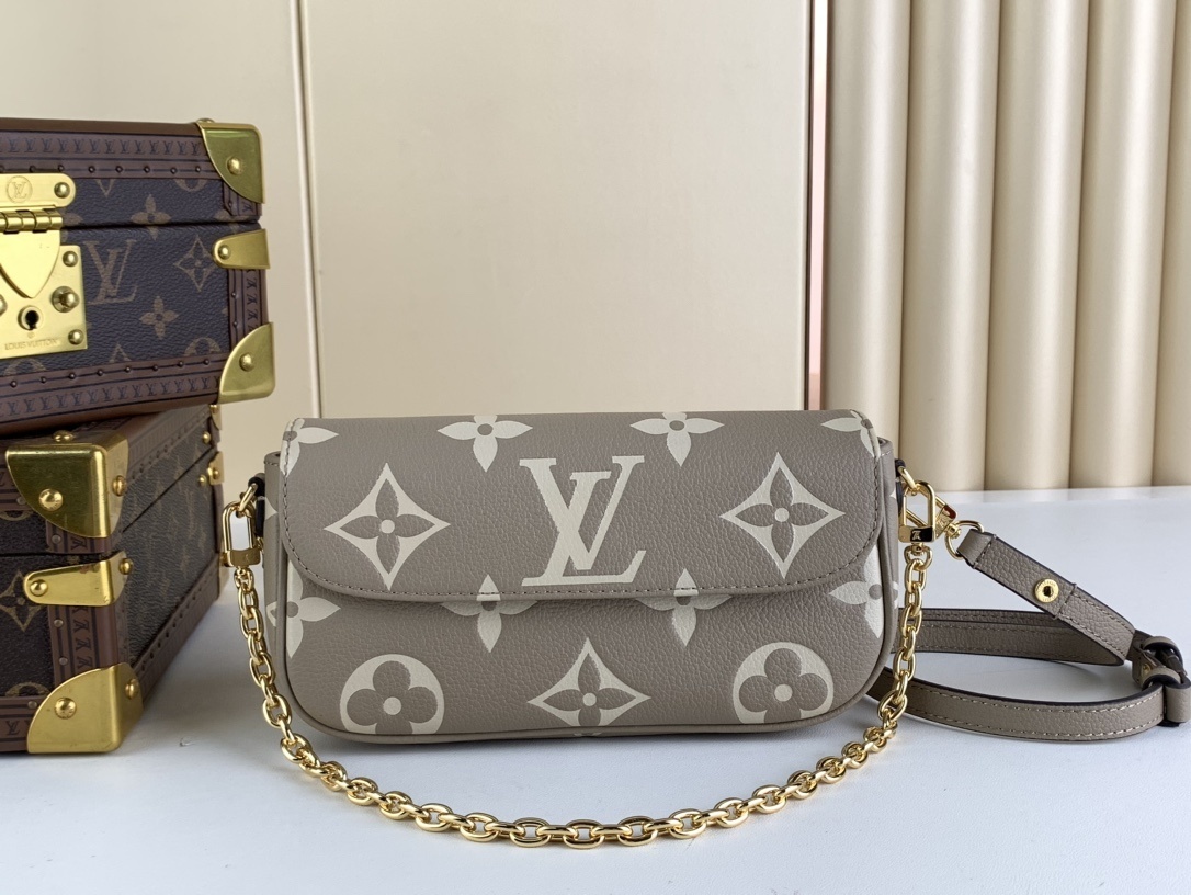 LV-Handbags m82210 m82154 Grey (embossed)(A0A3)
