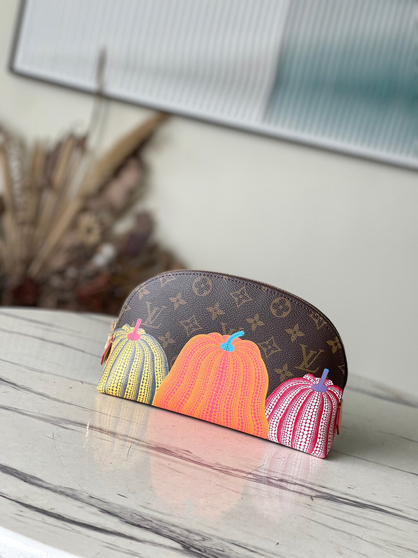 designer bags Size︰17.0x15.0x6.0cm 6E8E