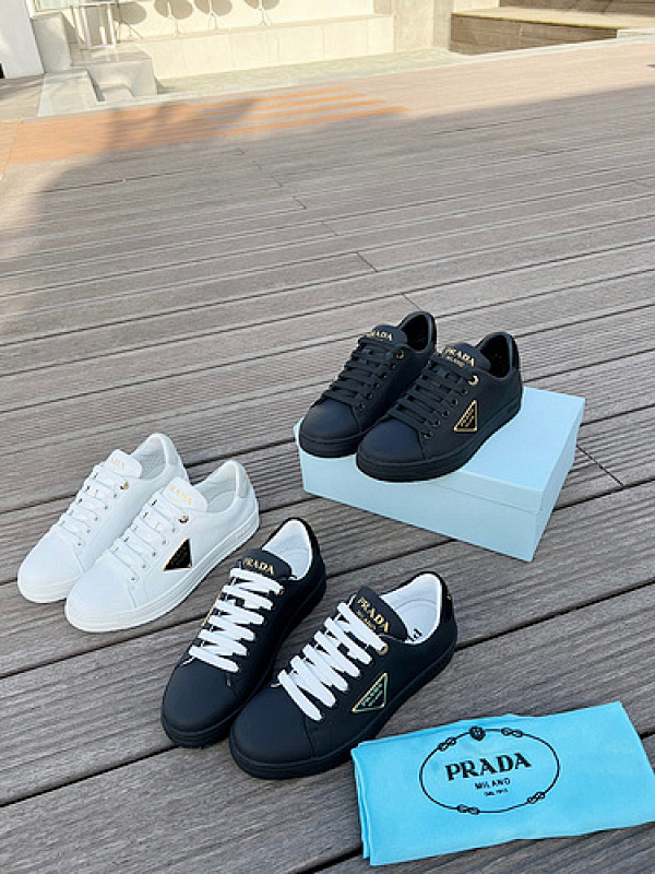 karl lagerfeld PRADA 99EE9D