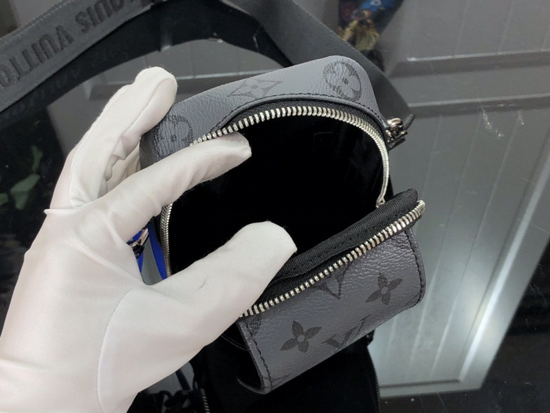 purses LV FLAP DOUBLE PHONE POUCH M81005H7835