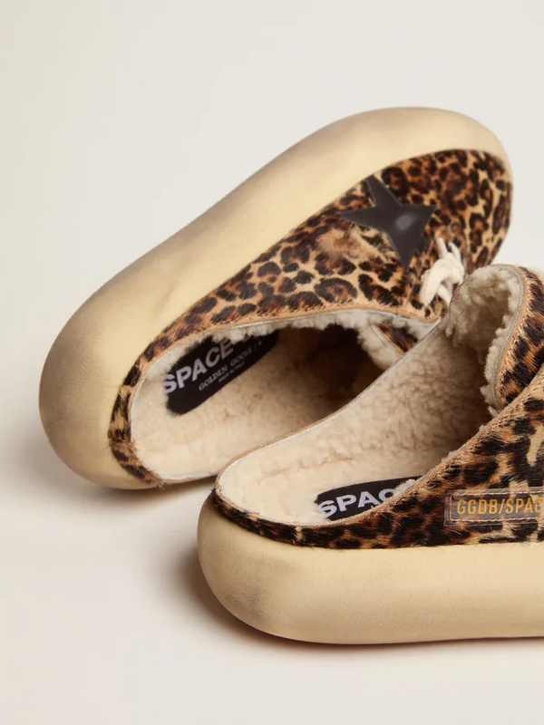 golden goose Space-Star Sabot shoes in animal-print pony skin with shearling lining(C1E2)