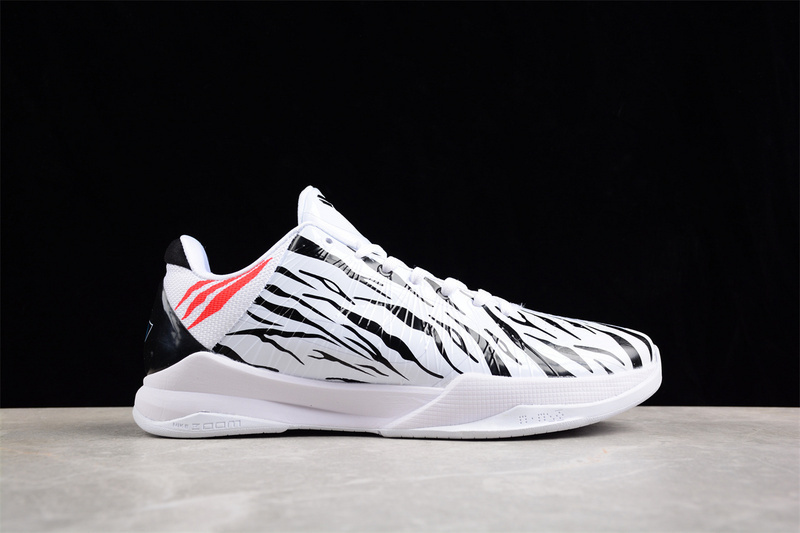 kobe 340 DB4796 556 ZOOM KOBE 5PROTRO WHITE BLACK RED MAN 40 46 38DD