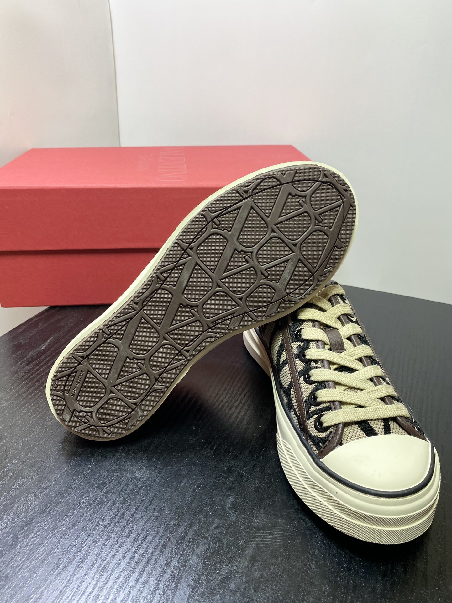 valentino shoes /sneakers-190