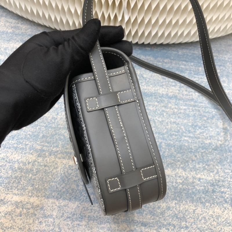 Goyard classic messenger bag 33AD