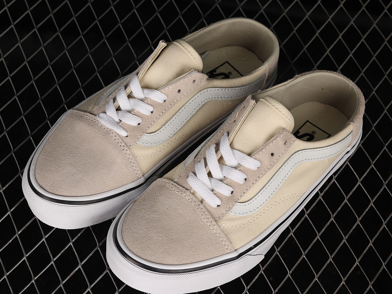 [VN0A3MUSFRL]-[OLD SKOOL MULE CLASSIC WHITE∕TRUE WHITE]-[WOMAN︰35-39]-[MAN︰40-44...(B13D)