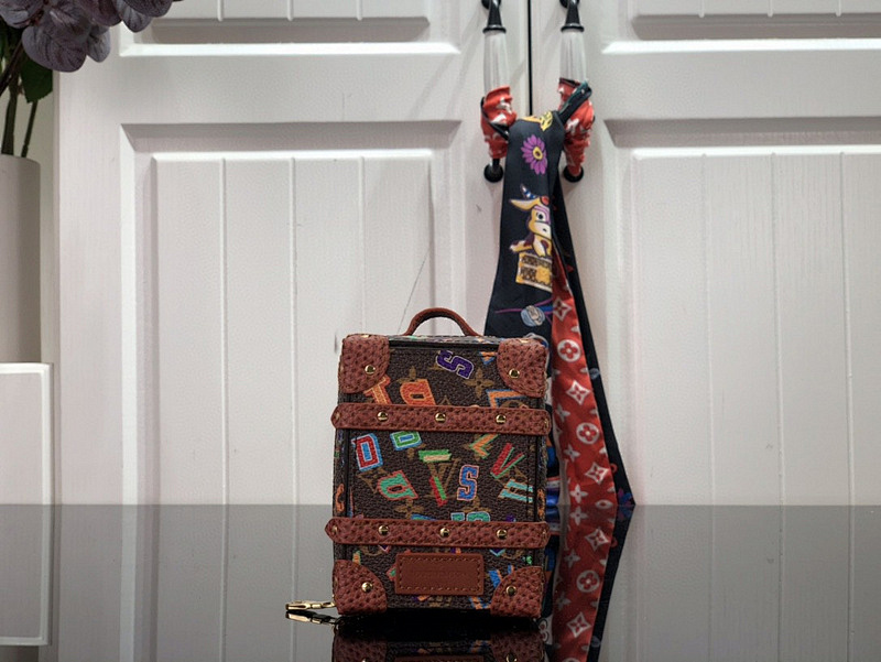 Luxury brand wallets LV KEY HOLDER AND BAG CHARM MP3017B918