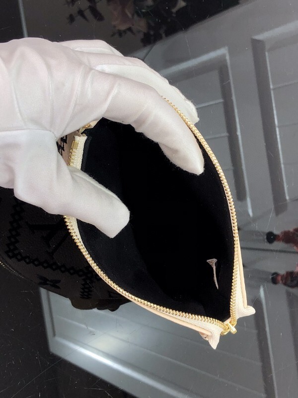 purses LV MINI POCHETTE ACCESSOIRES M81140BEED