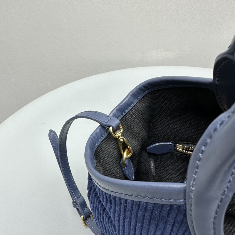 miu miu Miumiu hobo tote bagD8E3