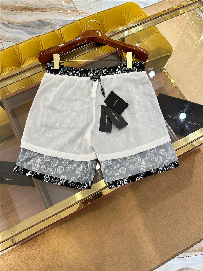 Dolce & Gabbana Clothes D﹡lce & Gabbana Shorts Top Version A91D