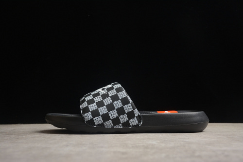 Sandal 【120】[CN9678-004]-[VICTORI ONE PRINTED SLIDE JUST DO IT CHECKER BLACK∕BLACK∕WHIT