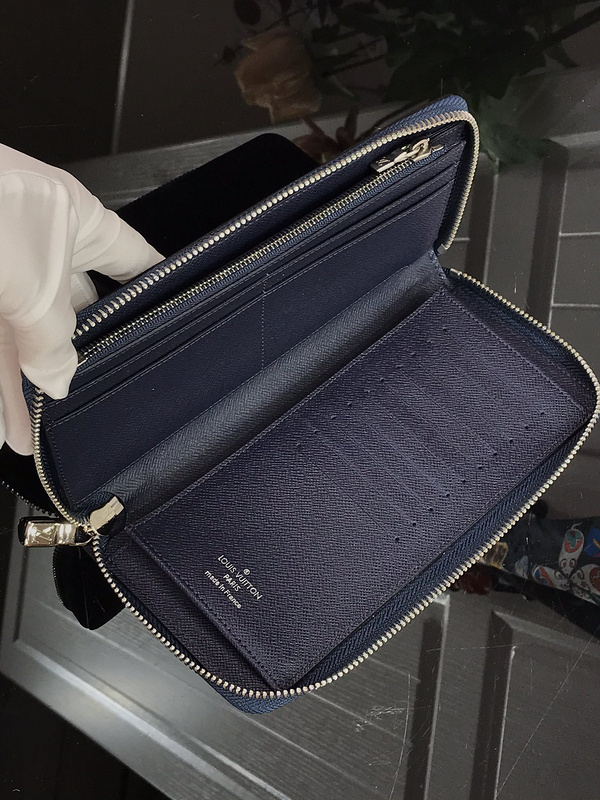 LV ZIPPY WALLET M63095(3159)