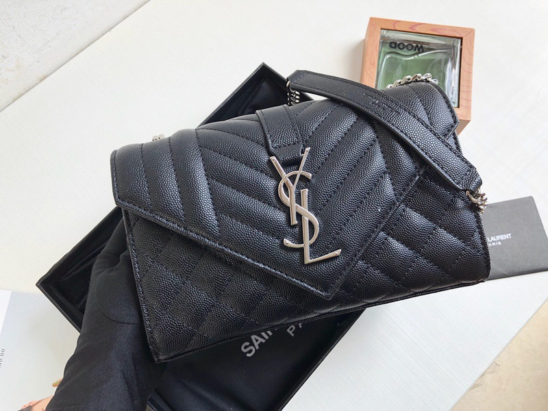 ysl ENVELOPE 21cm 300usd6F39