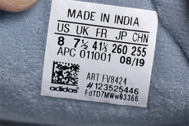 yeezy 700 FV8424 36 47.51639