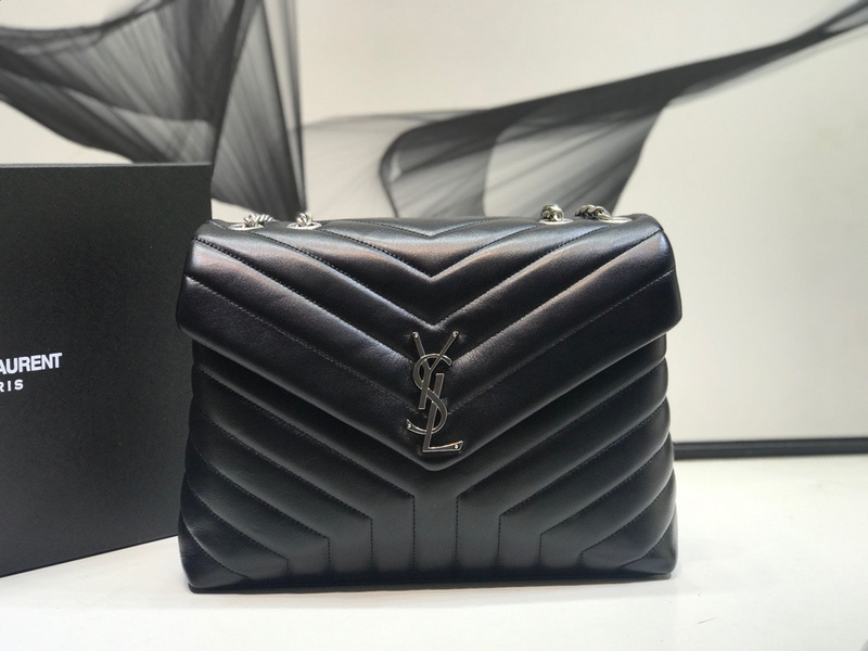 ysl LouLou 31cm 370usdF1F4