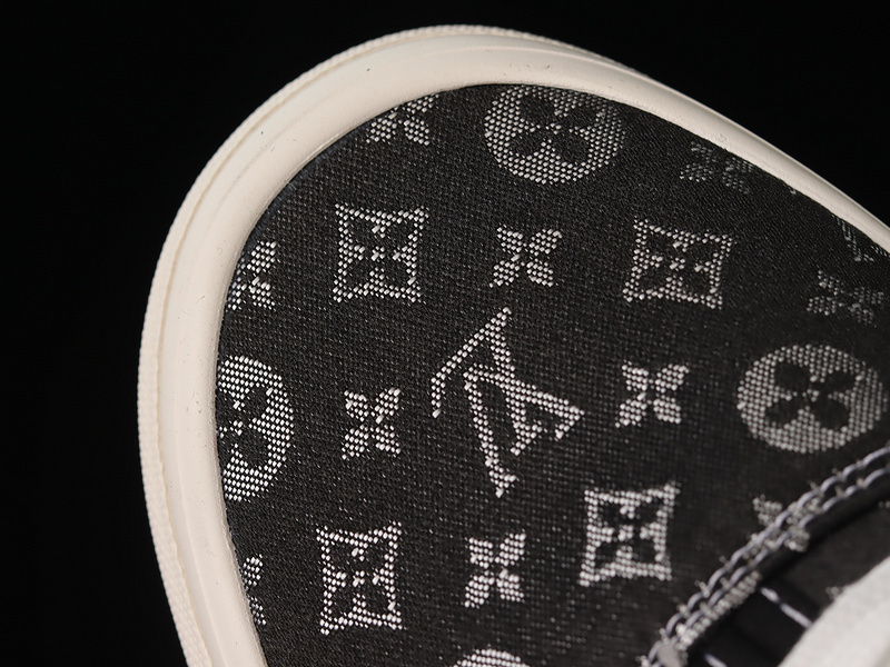 [VN0A4BV9676]-[SNS LV CHECKERBOARD∕BLACK∕WHITE]-[WOMAN︰35-39]-[MAN︰40-44](610B)