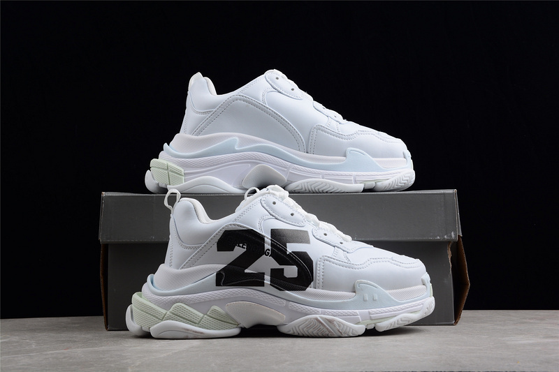 BALENCIAGA TRIPLE S 【530】[GU﹡CCI X BA﹡LEN﹡CIAGA TRIPLE S SNEAKERS WHITE∕WHITE∕BLACK]-[WOMAN︰35