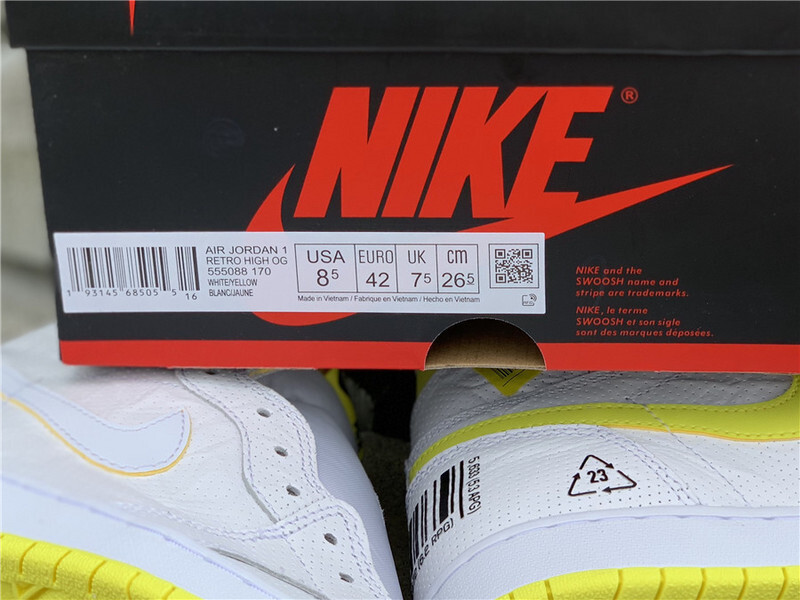 jordan 1 520 555088 170 AIR JORDAN 1 HIGH OG FIRST CLASS FLIGHT WHITE YELLOW MAN 40.5 46 835C
