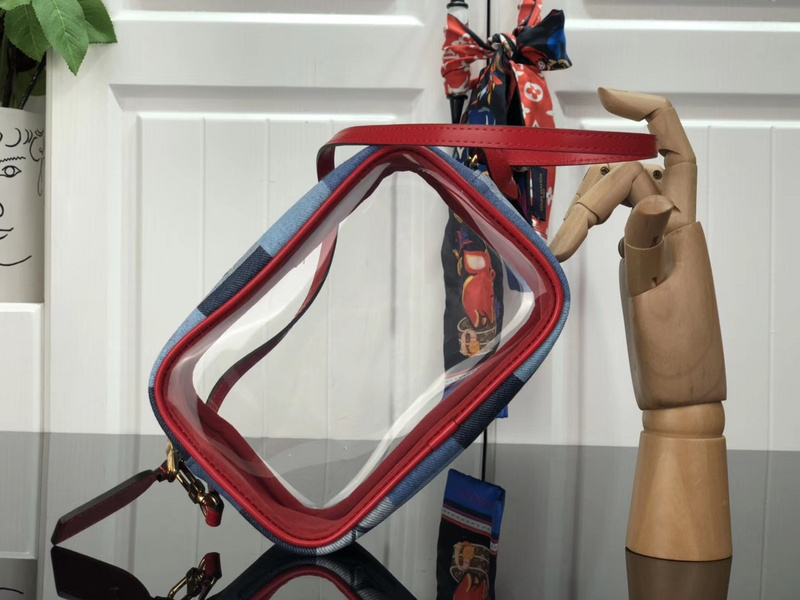 louis vuitton LV BEACH POUCH M68765E742