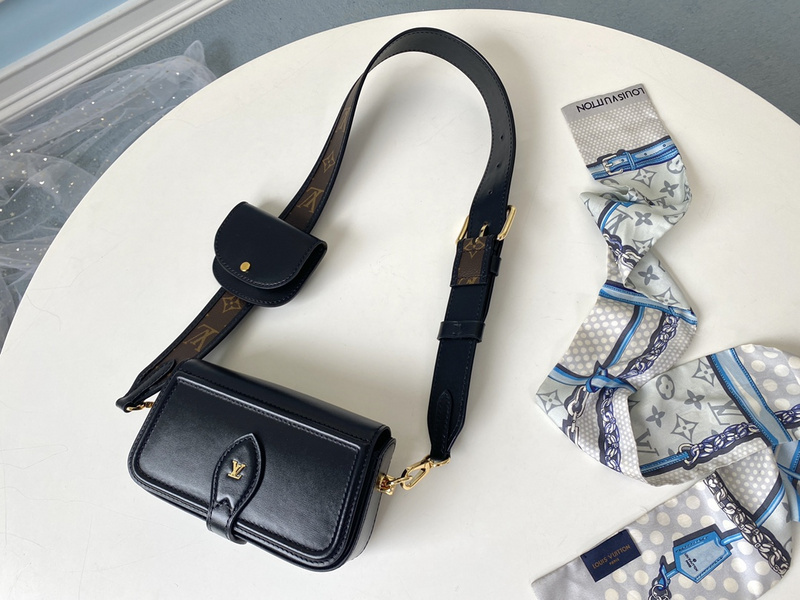 shoulder bag Lv M68941B46A