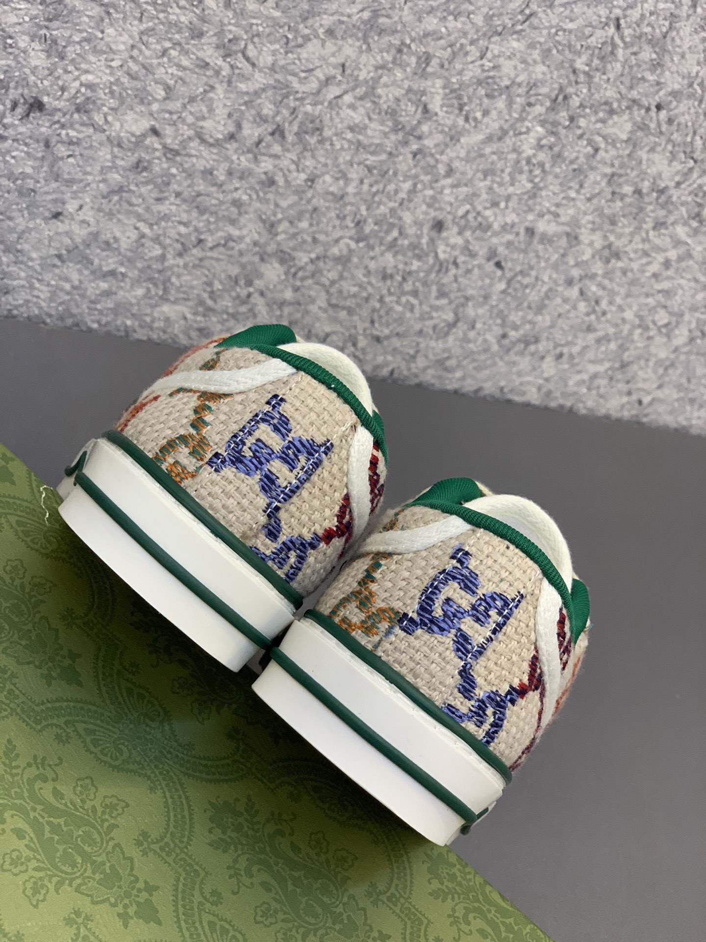 gucci shoes/sneakers-043