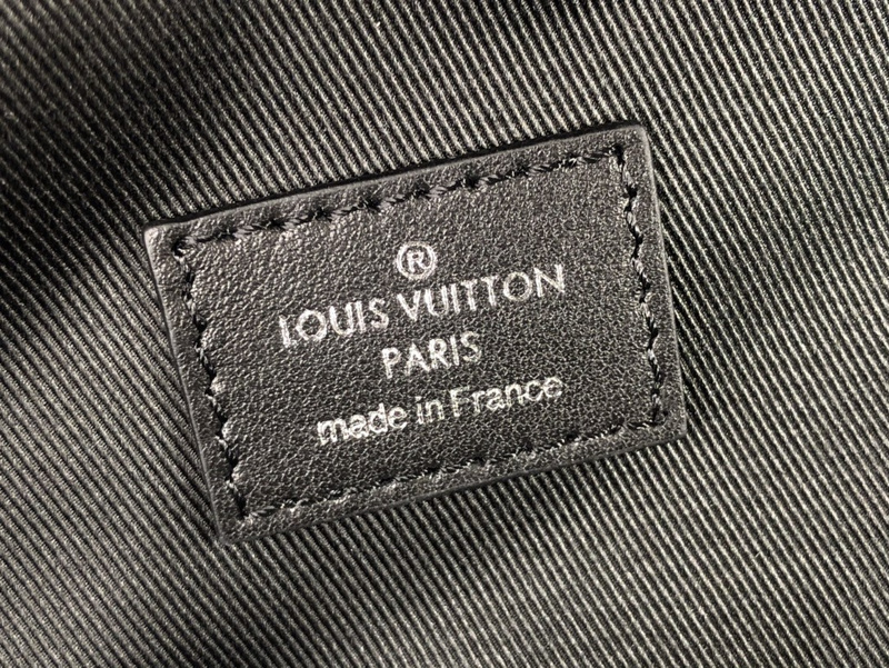 purses LV DISCOVERY BACKPACK M45760JGD7B8