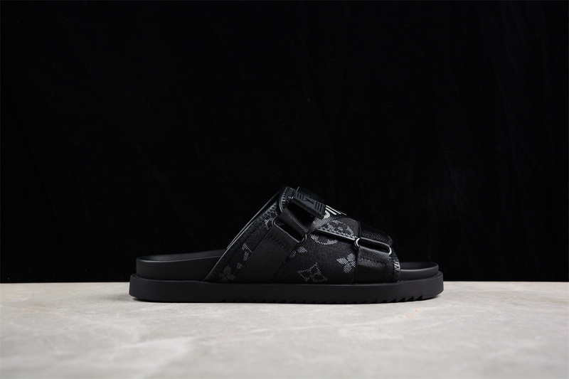 Sandal 【360】[L﹡V COMFORTABLE CASUAL COOL SLIPPERS BLACK]-[MAN︰38-45] 9BC5