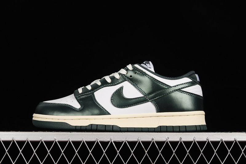dunk 300 DQ8580 100 DUNK LOW VINTAGE GREEN WHITE PRO GREEN COCONUT MILK WOMAN 36 39 MAN 40 47