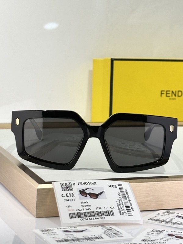 Fendi glasses -FENDI 01736B47