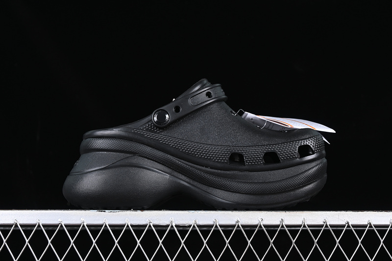 Sandal 【210】[CROCS BEACH SANDALS CLOGS BLACK]-[WOMAN︰34-40] 58B2